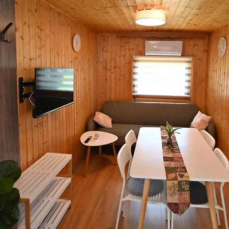 Apartmán Pocitniska Kamp Hiska Miha, Terme 3000