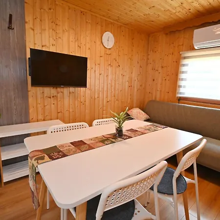 Pocitniska Kamp Hiska Miha, Terme 3000 - Vkljuceni 2 Kopalni Karti Apartment