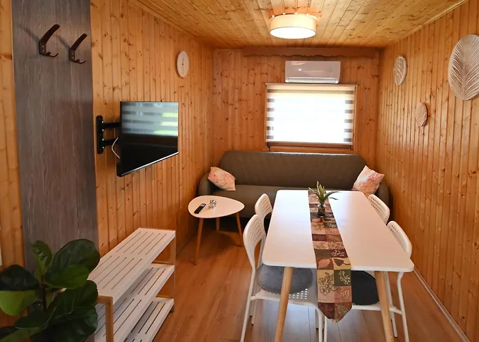 Apartman Pocitniska Kamp Hiska Miha, Terme 3000 - Vkljuceni 2 Kopalni Karti