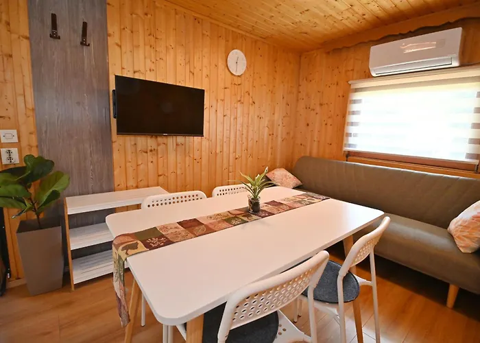 Pocitniska Kamp Hiska Miha, Terme 3000 - Vkljuceni 2 Kopalni Karti Apartman